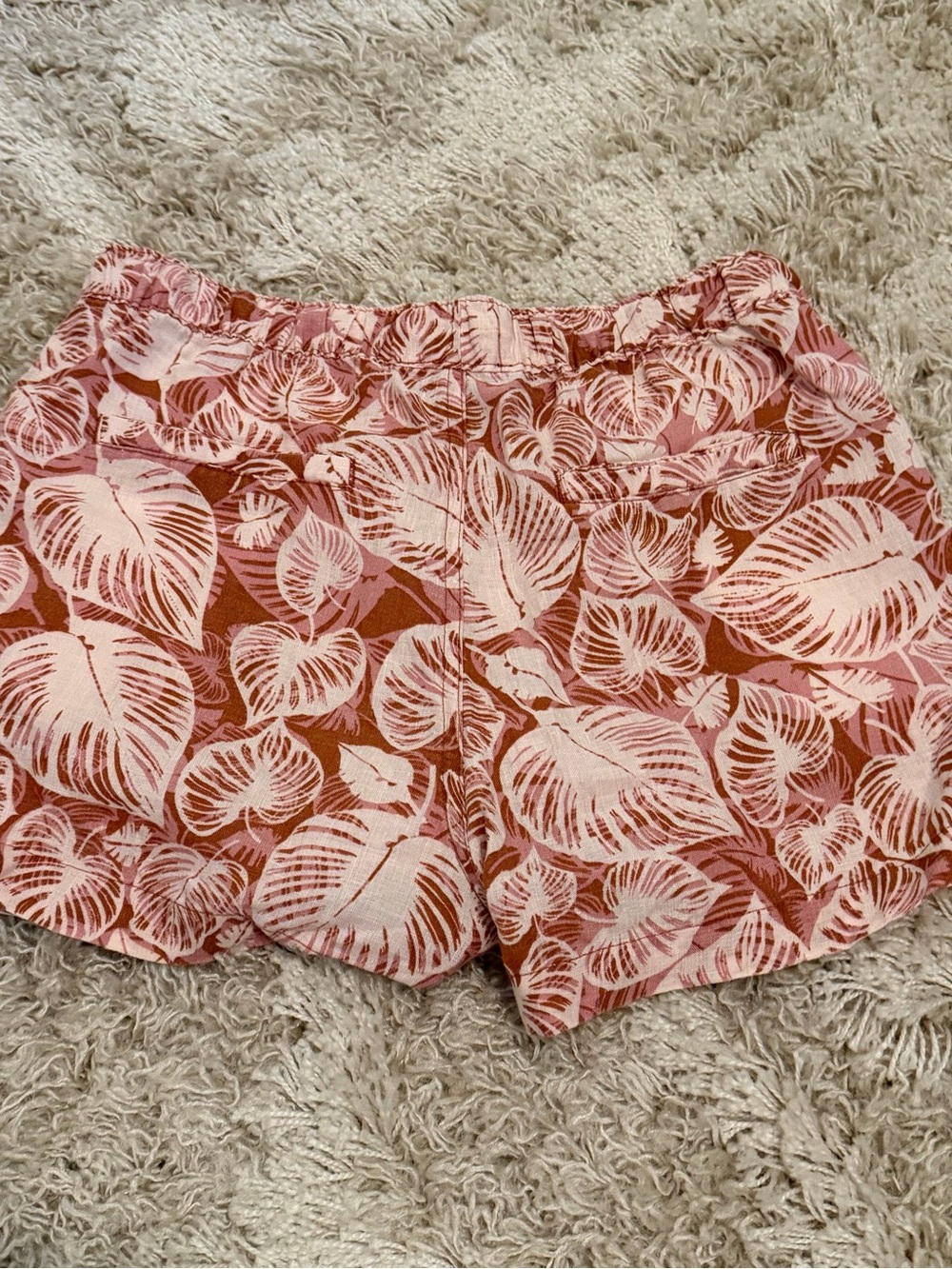 Tahari Women's Pink Leaf-Print Linen Drawstring Shorts - Picture 3 of 3